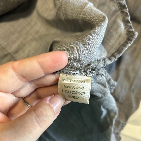 Bella Dahl Gray Chambray Pull Over Blouse - Picture 2 of 6